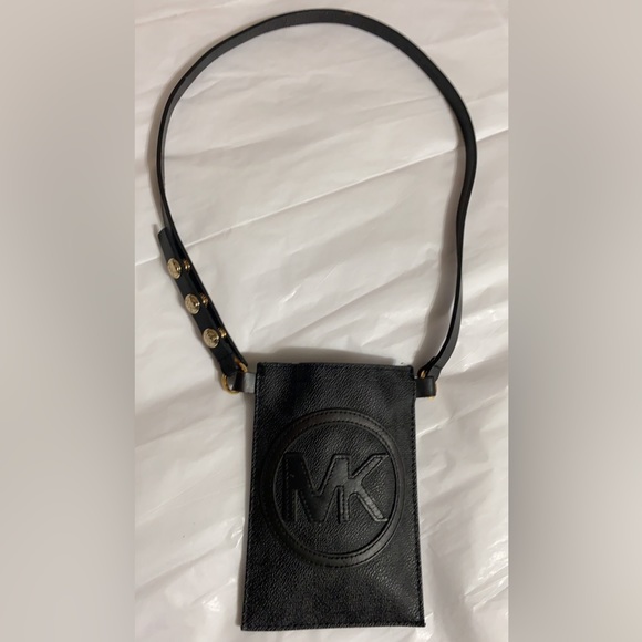 NWOT Michael Kors Small belt bag. The length is 4.5” height is 6.5” - Picture 2 of 5